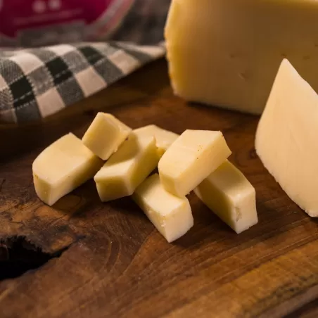 Low fat spanish cheese