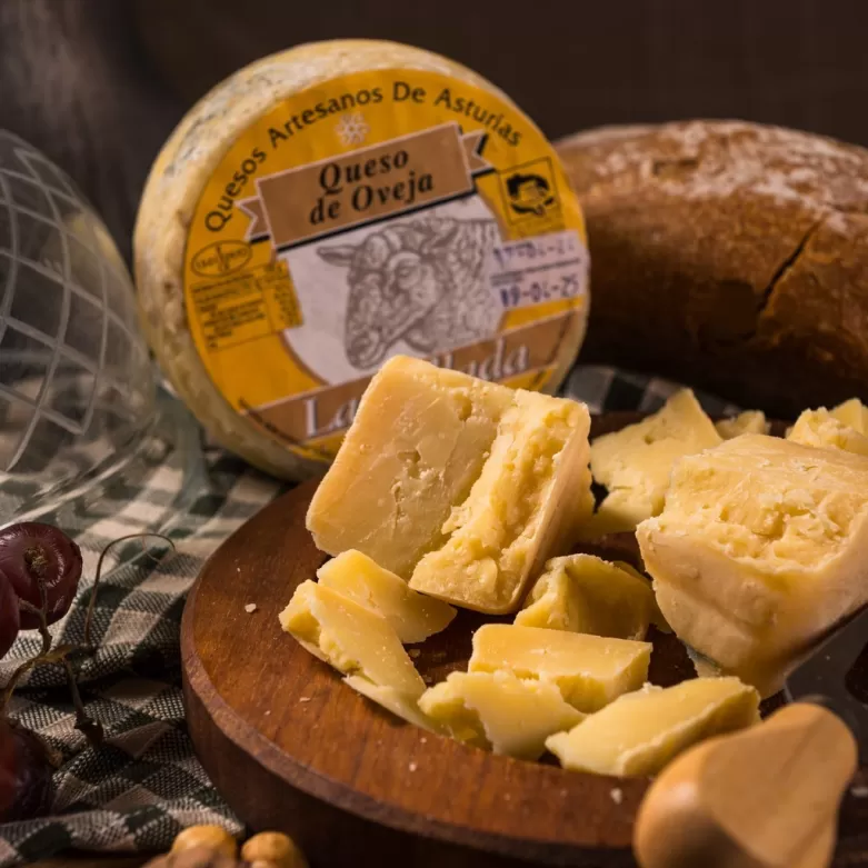 QUESO DE OVEJA LA COLLADA (400 g.) Quesos de oveja y mezcla