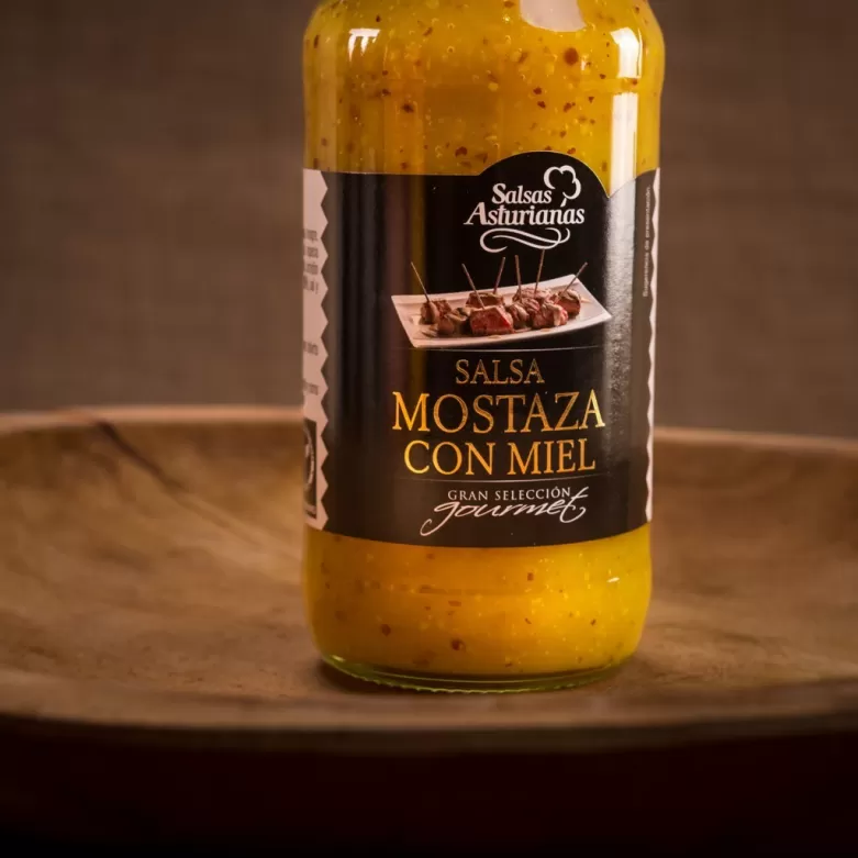 Gourmet selection mustard and honey sauce 