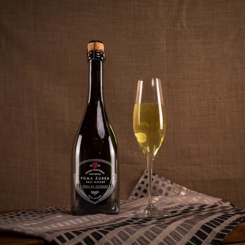 Champagne cider elaborated in Asturias