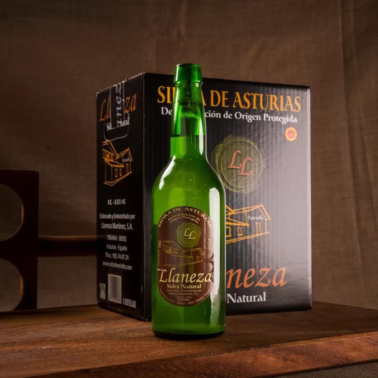 Special pack with six cider bottle 