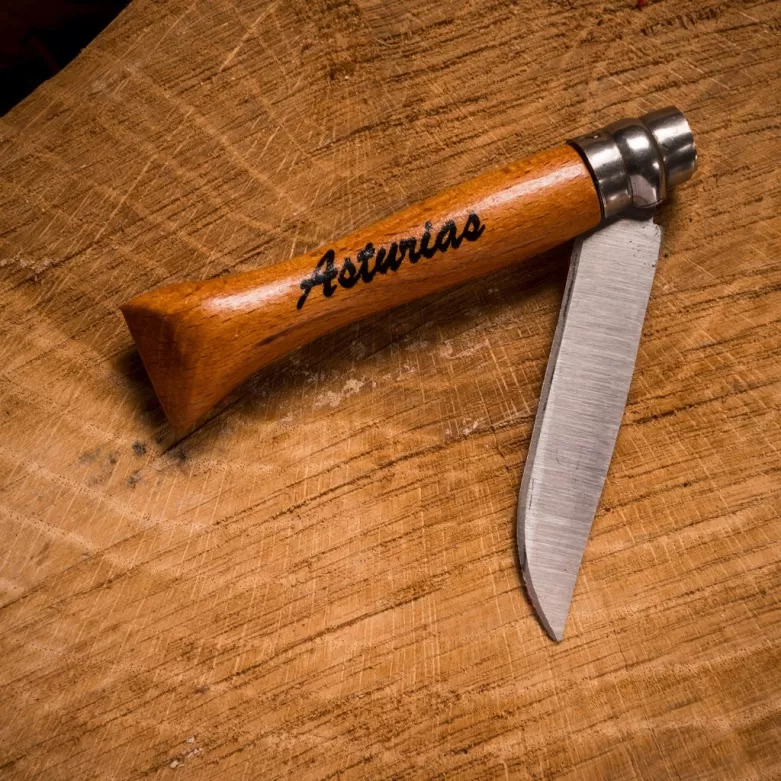 Traditional small knife 